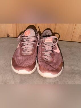 Nike Women’s Mauve/Pink Mesh Running Sneakers